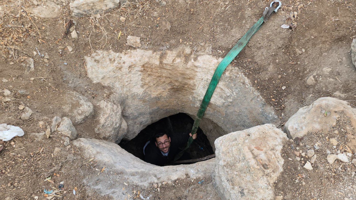 ישראל שפירא, מחבר הספר "המקומות הנדירים הקדושים והרטובים בארץ ישראל"