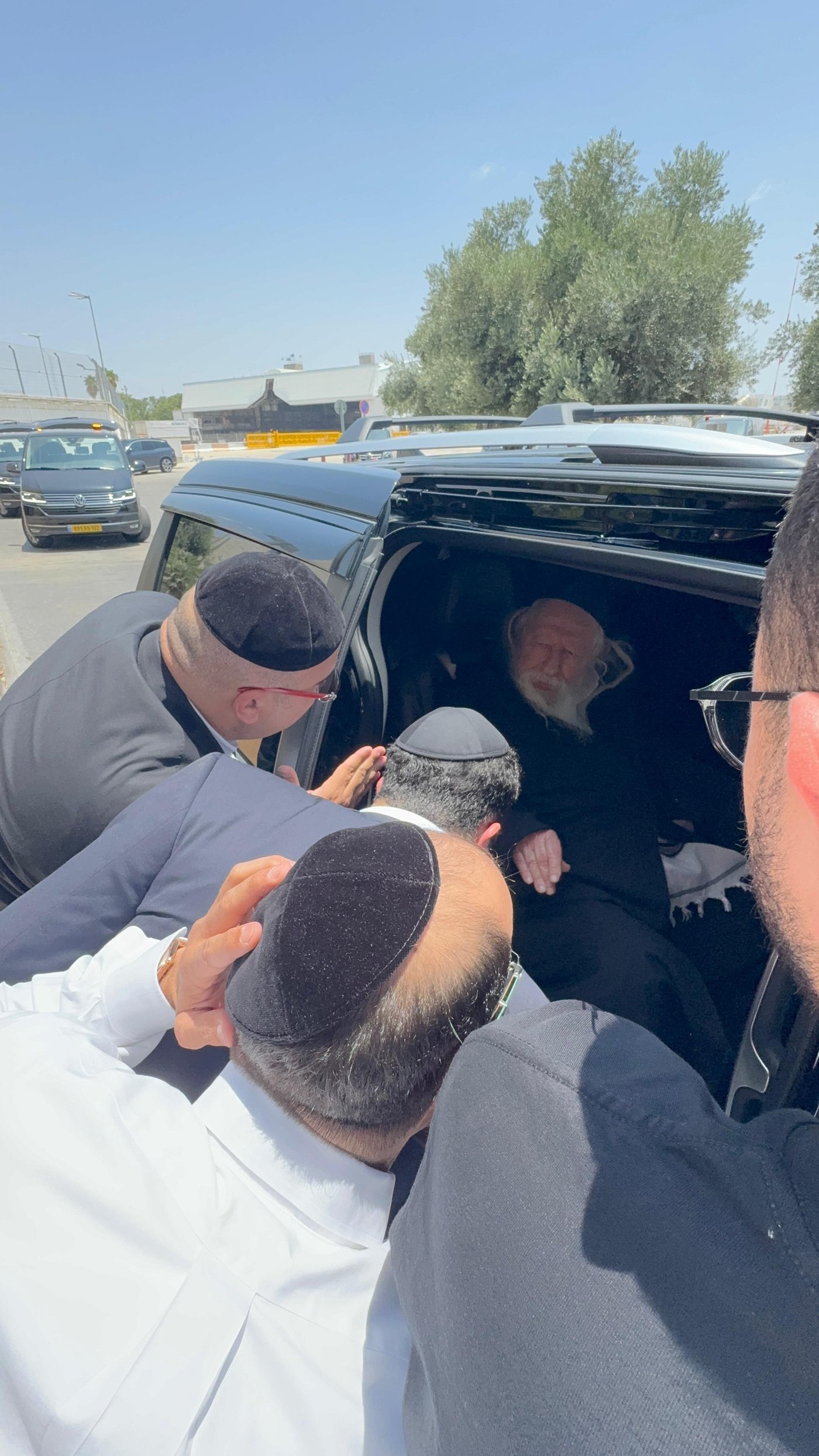 האדמו"ר מגור בהגעתו לארץ
