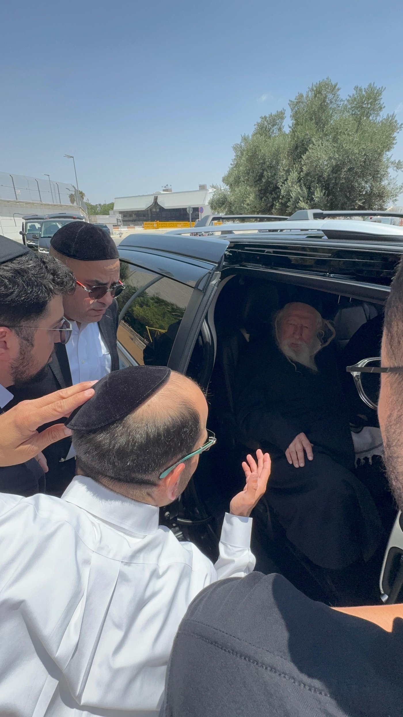 האדמו"ר מגור בהגעתו לארץ