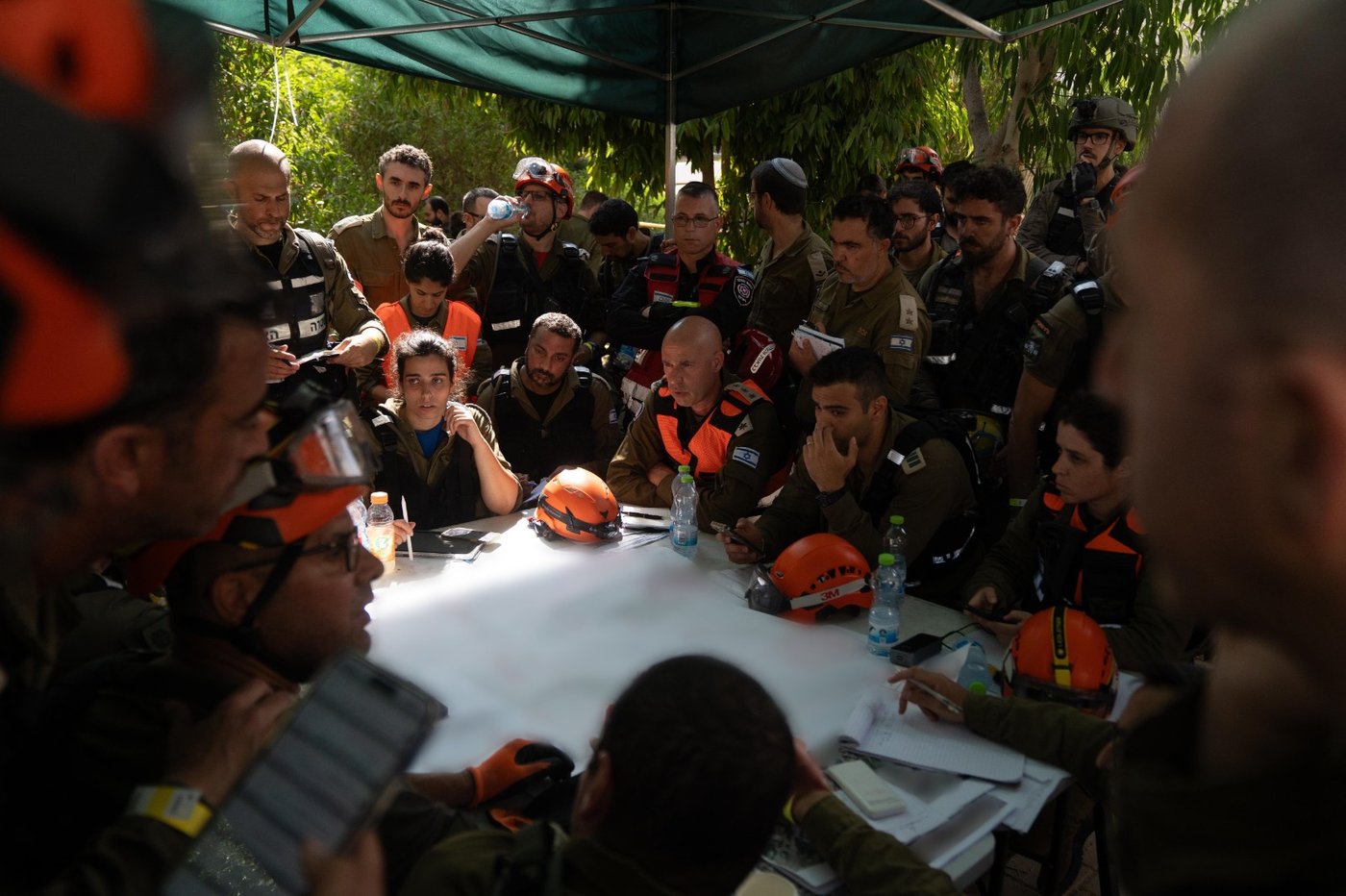 כוחות פיקוד העורף בזירת הנפילה בבאר שבע