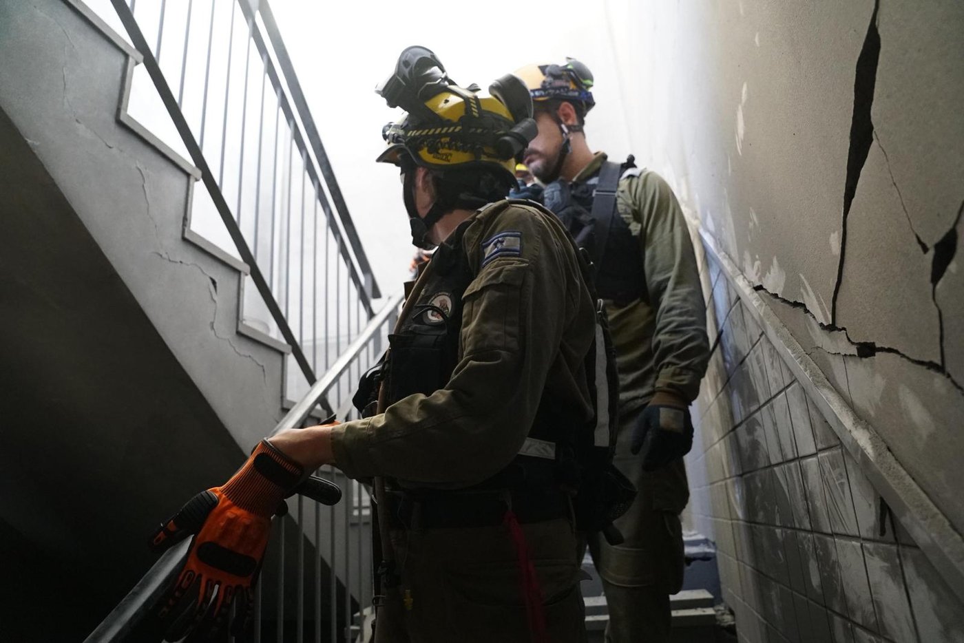 כוחות פיקוד העורף בזירת הנפילה בבאר שבע