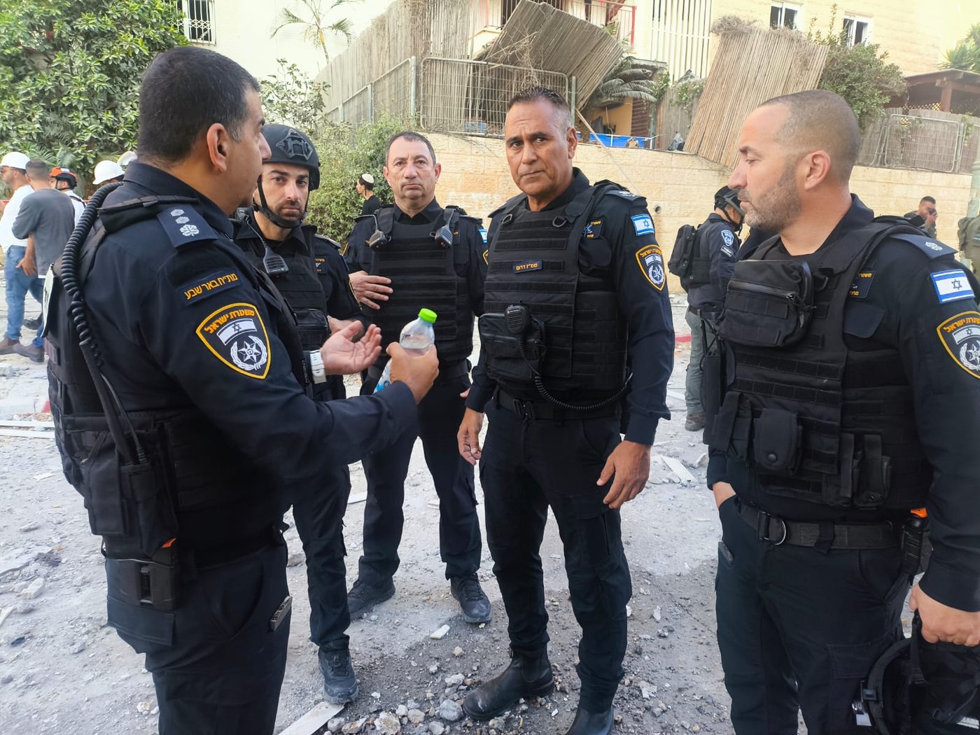 פעילות כוחות המשטרה בזירת הנפילה בבאר שבע
