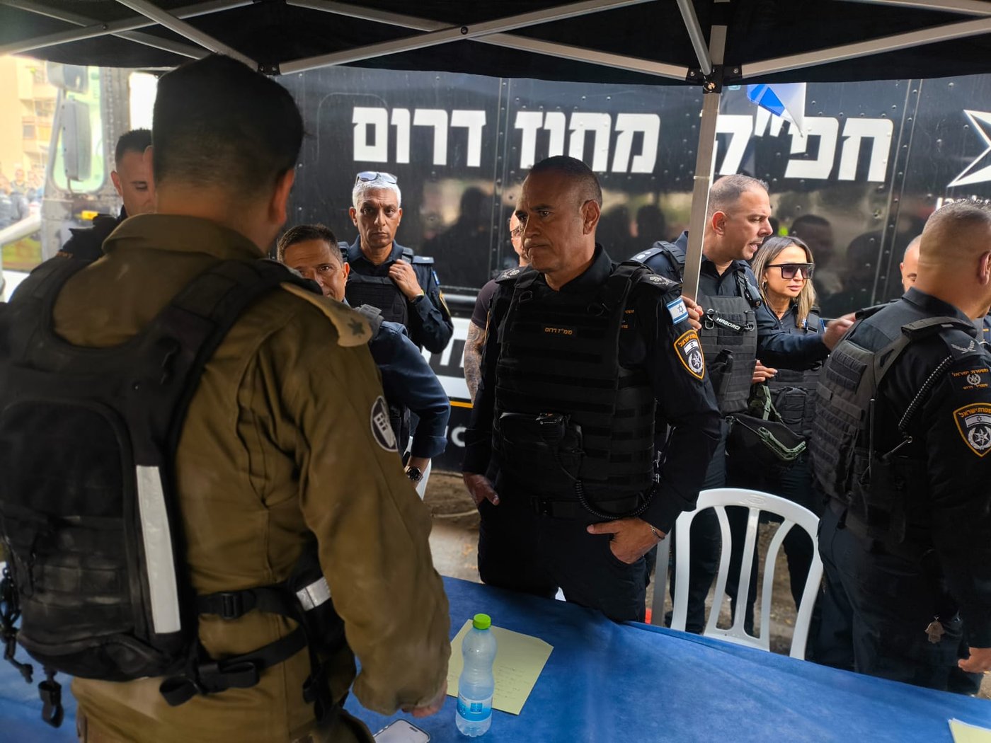 פעילות כוחות המשטרה בזירת הנפילה בבאר שבע