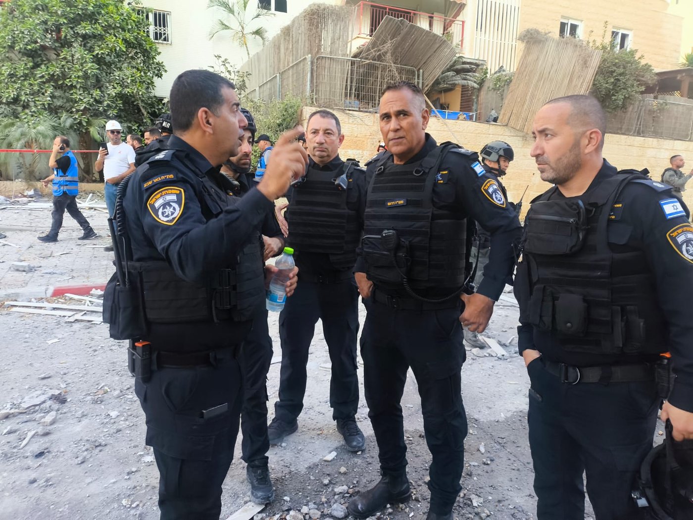 פעילות כוחות המשטרה בזירת הנפילה בבאר שבע