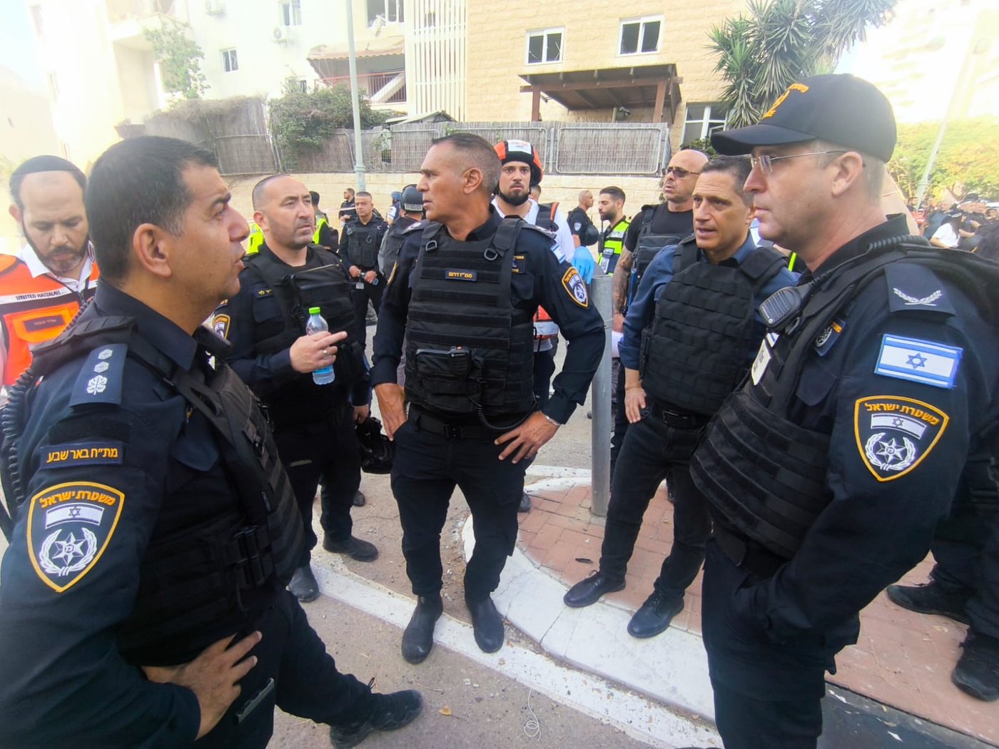 פעילות כוחות המשטרה בזירת הנפילה בבאר שבע
