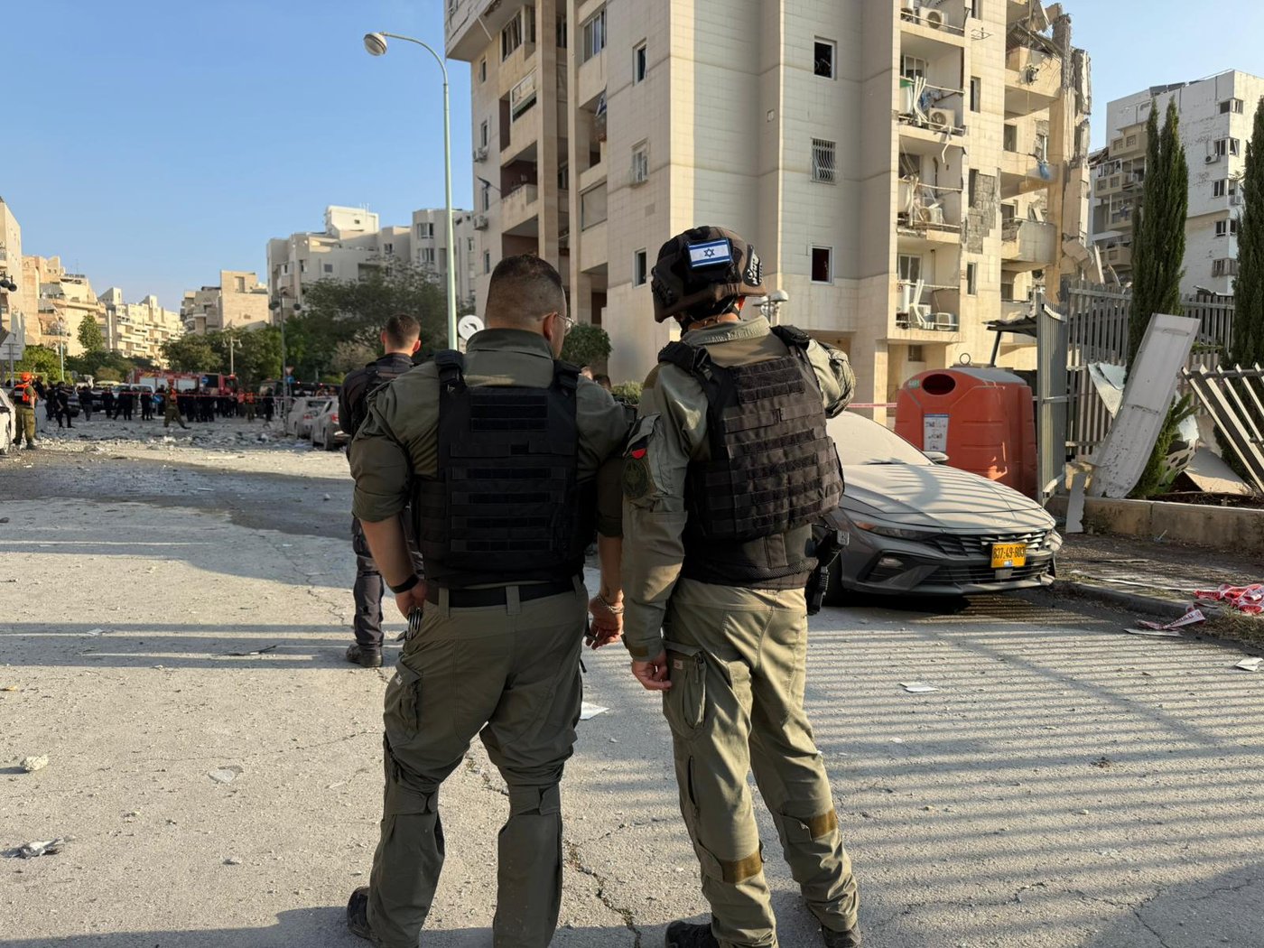 פעילות כוחות המשטרה בזירת הנפילה בבאר שבע