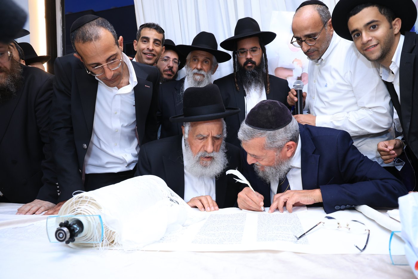 הכנסת ס"ת לקהילת 'היכל יוסף שלום'