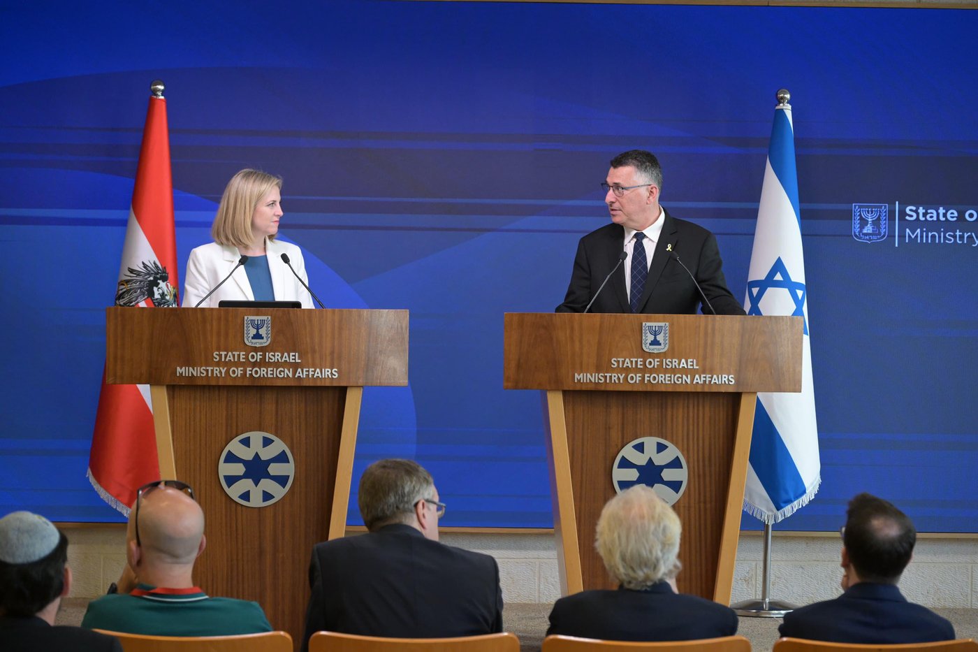 סער בווילנה: "כשאני עומד כאן, אני זוכר את המורשת היהודית של האדמה הזו" 