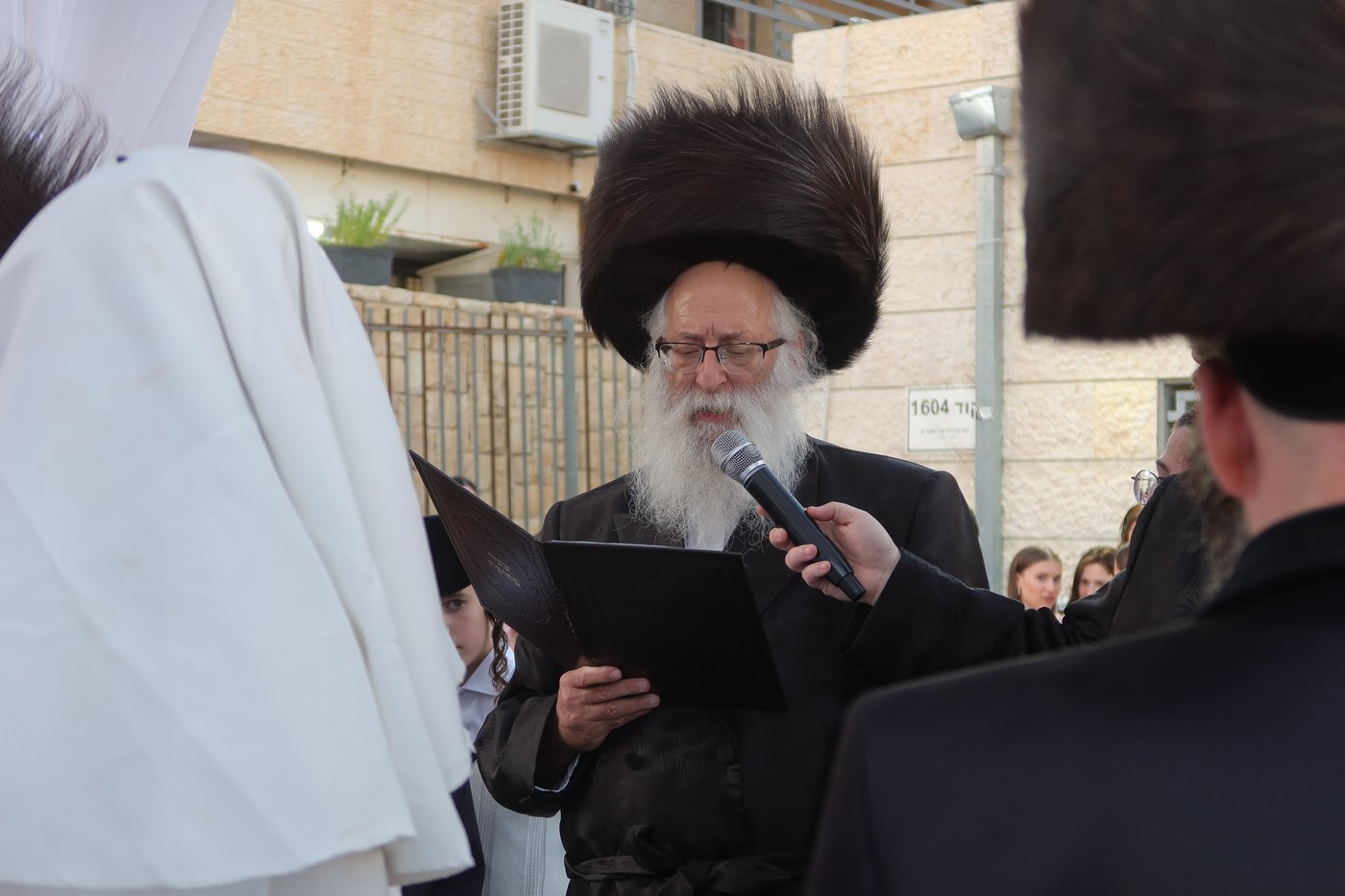 שמחת נישואי בן גאב"ד זוועהיל