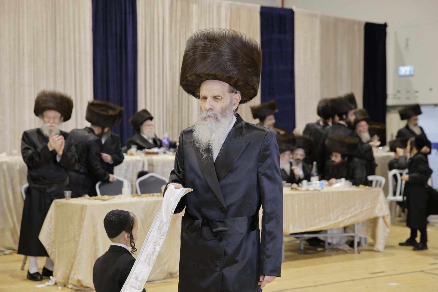 שמחת נישואי בן גאב"ד זוועהיל