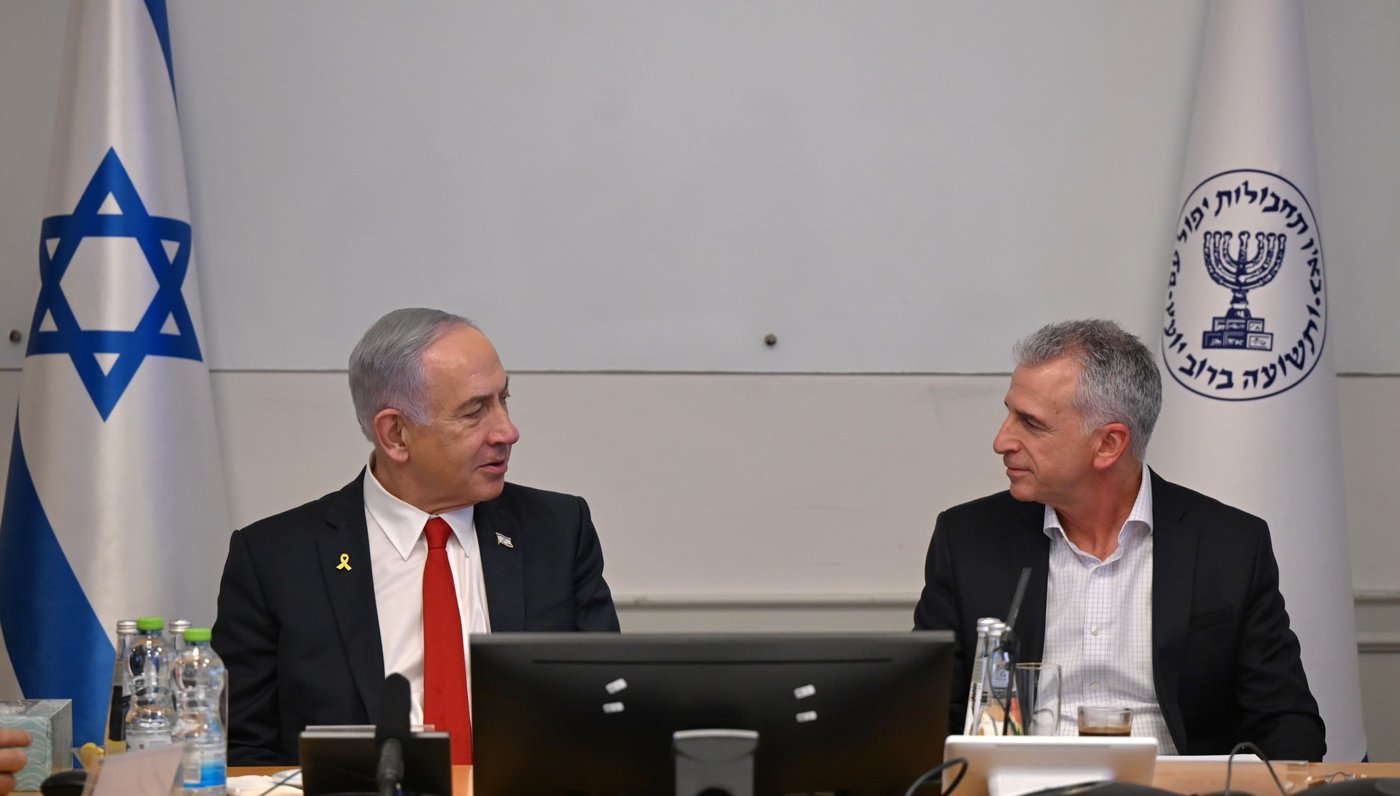 "הכל התחיל בביפרים": כך נראה ביקור נתניהו במטה המוסד 