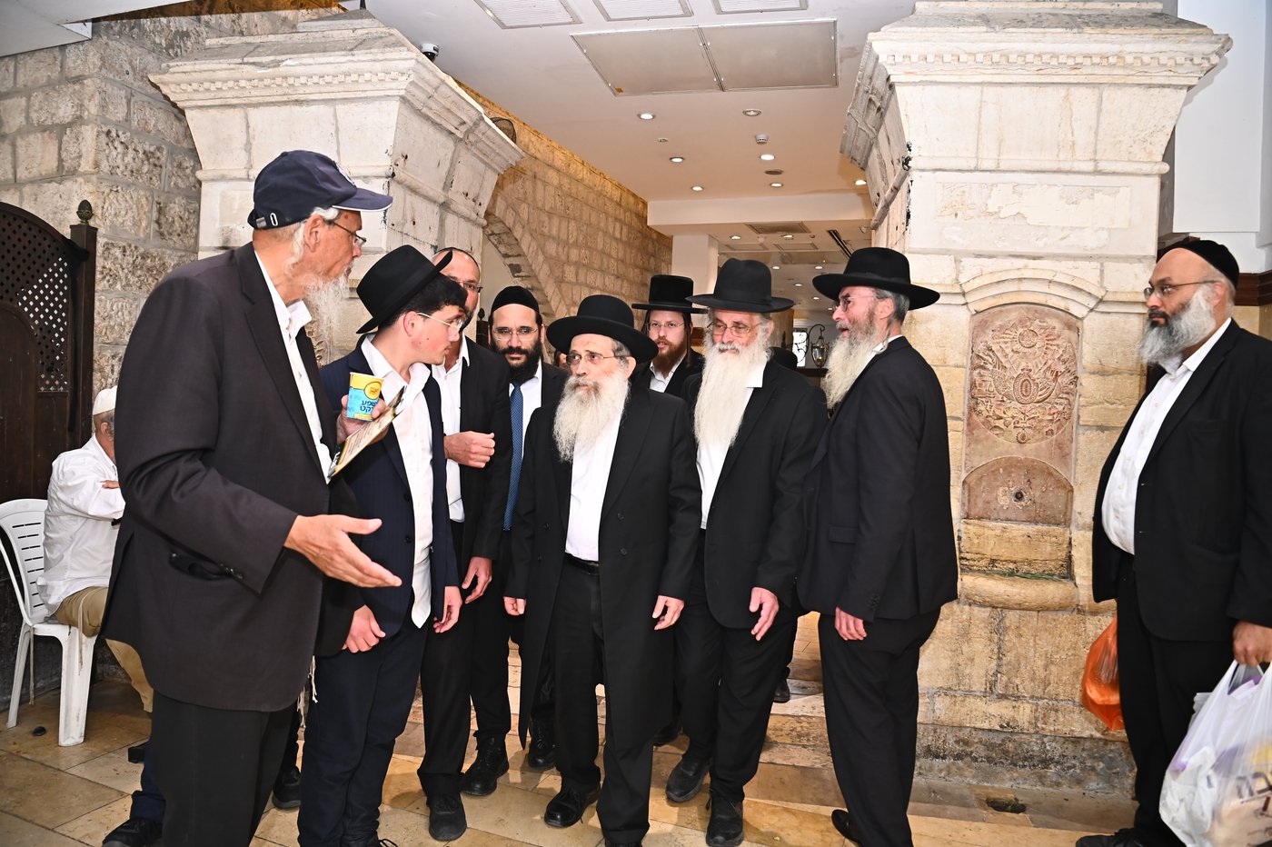 הגר"ש שטיינמן בתפילה בקבר רחל