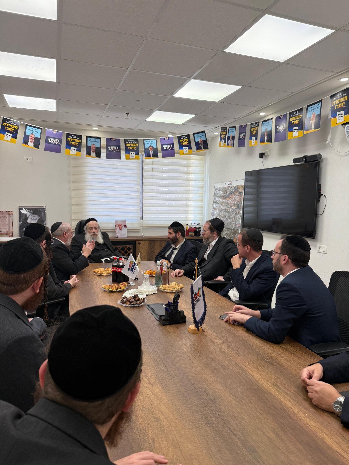ראש העיר בני ברק מעניק תעודת הוקרה ליועץ הרפואי הרב שמעון רגובי, יו"ר ארגון 'מזור'