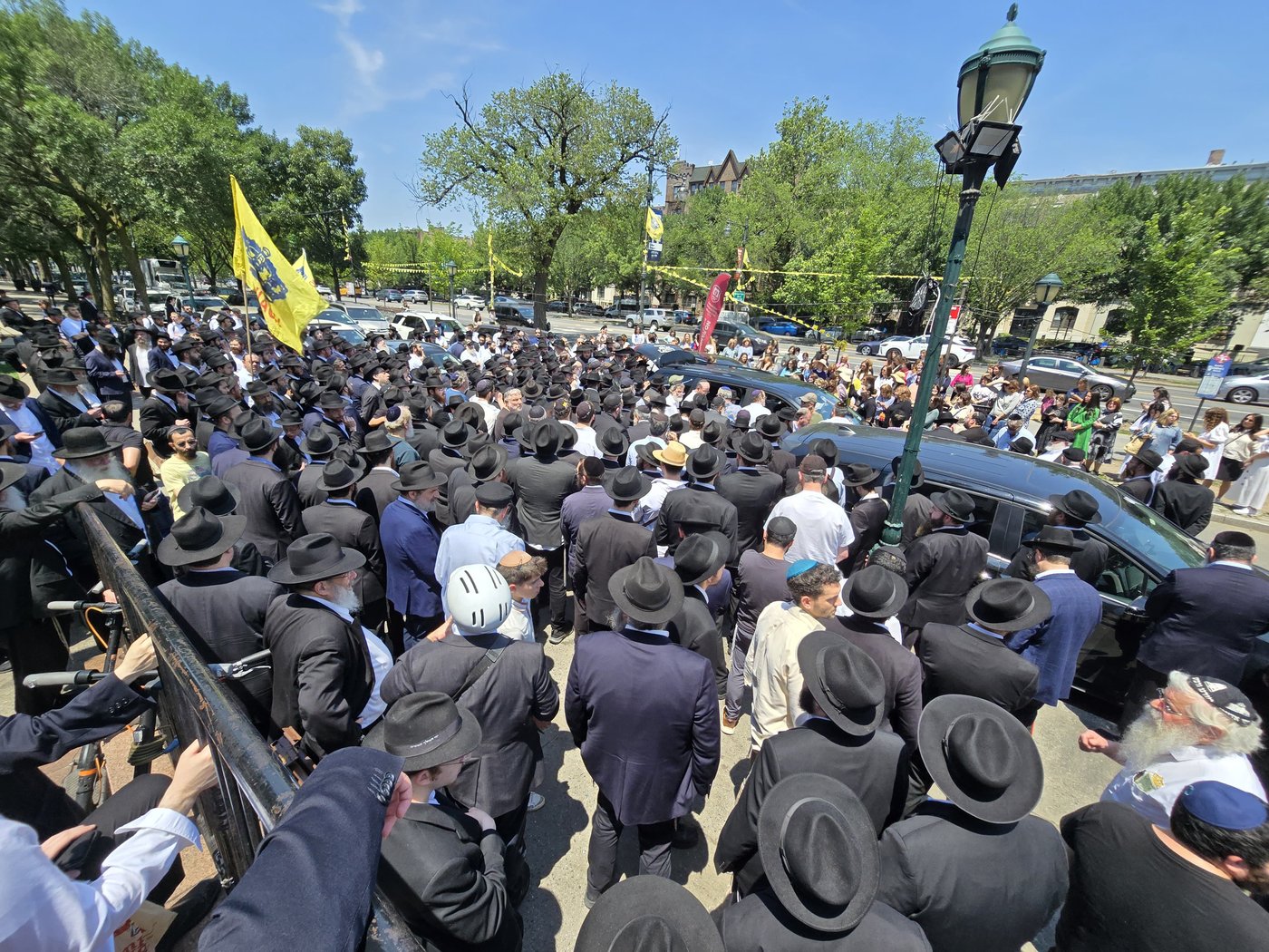 הלוויית המוזיקאי ר' אבי פיאמנטה ז"ל