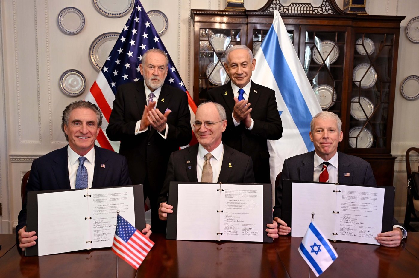 נתניהו במעמד החתימה