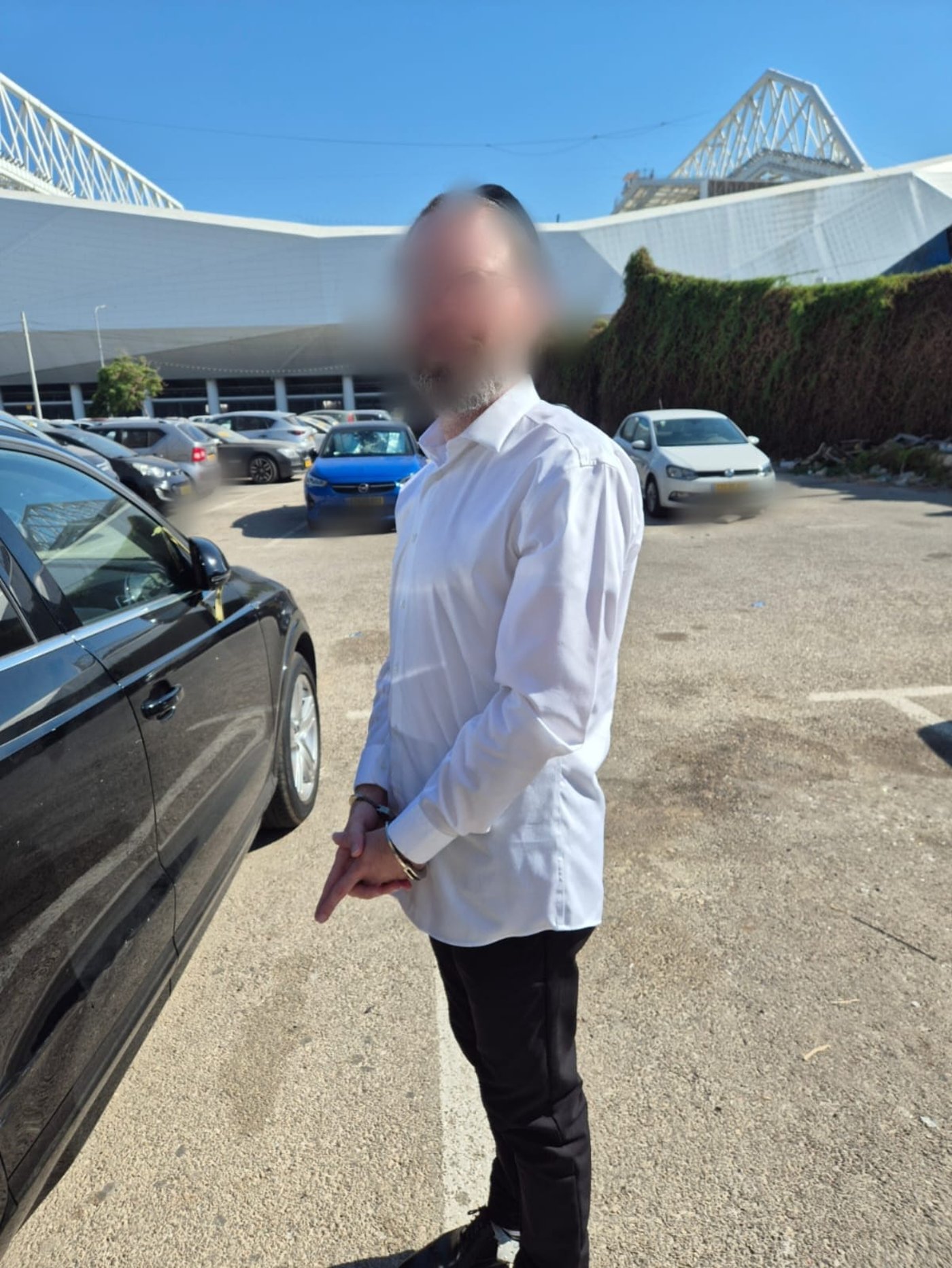 פרי בעת מעצרו