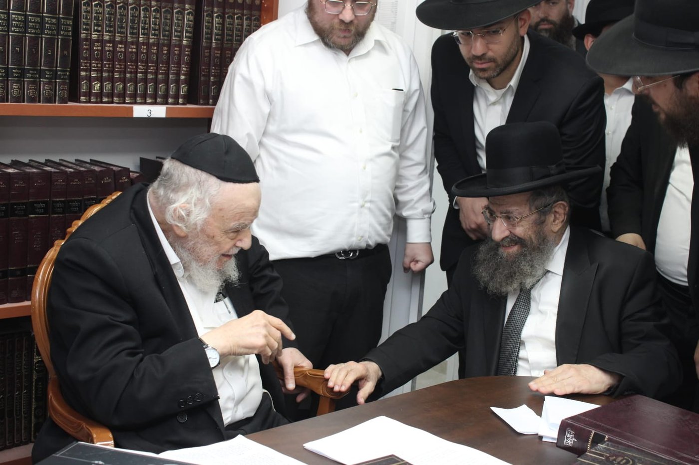 הגר"מ בן שמעון בביקור אצל הגרמ"ה הירש