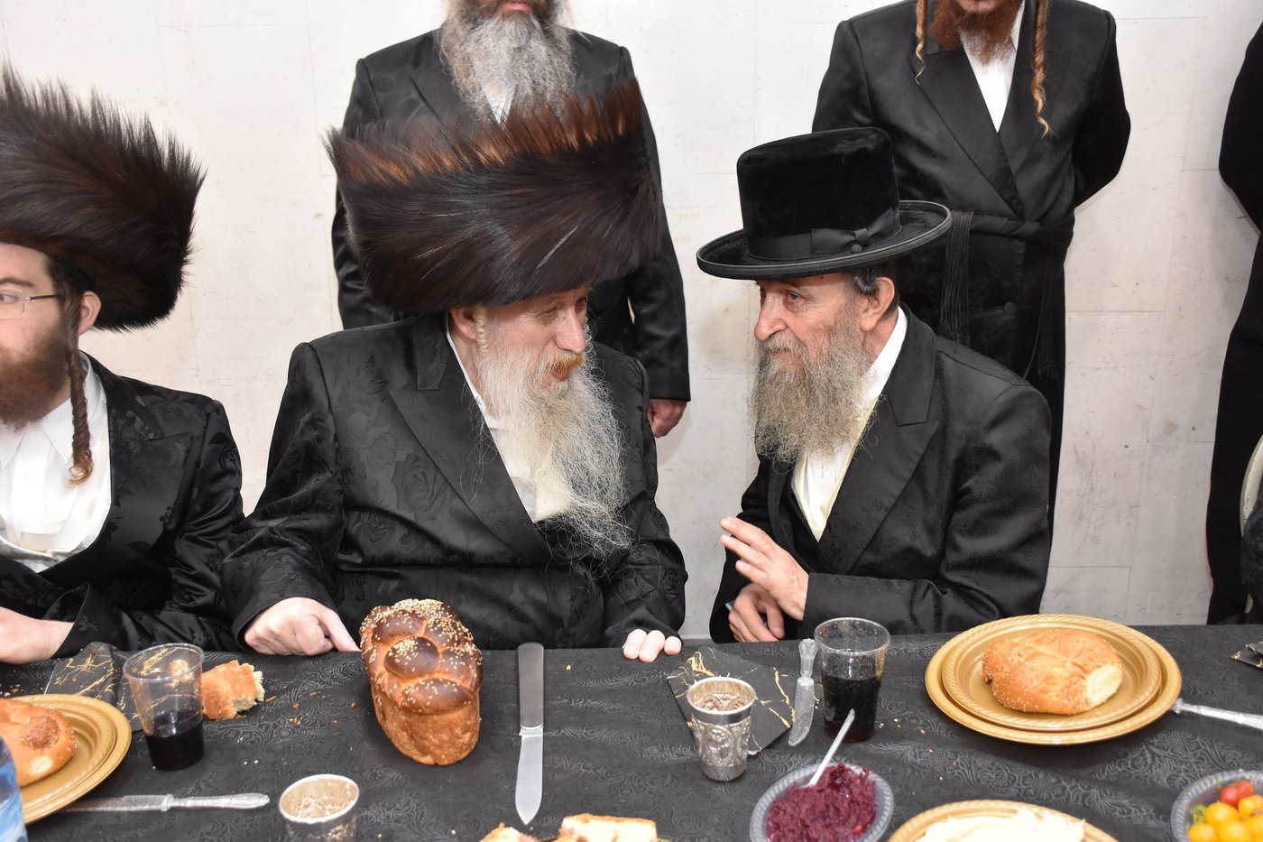 שמחת שבע הברכות בחצרות מאקאווא - טשארנוביל - קאסאן 
