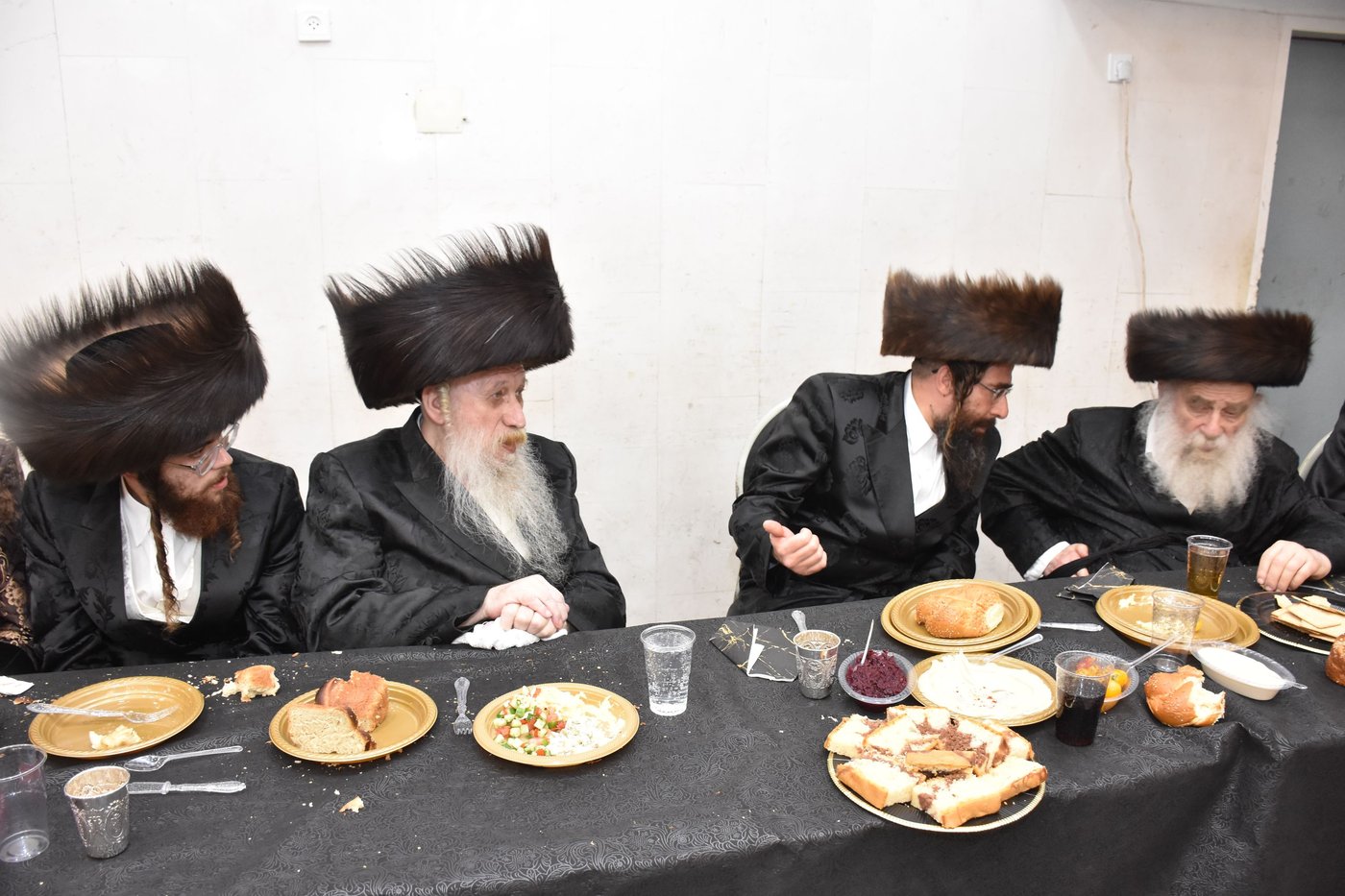 שמחת שבע הברכות בחצרות מאקאווא - טשארנוביל - קאסאן 