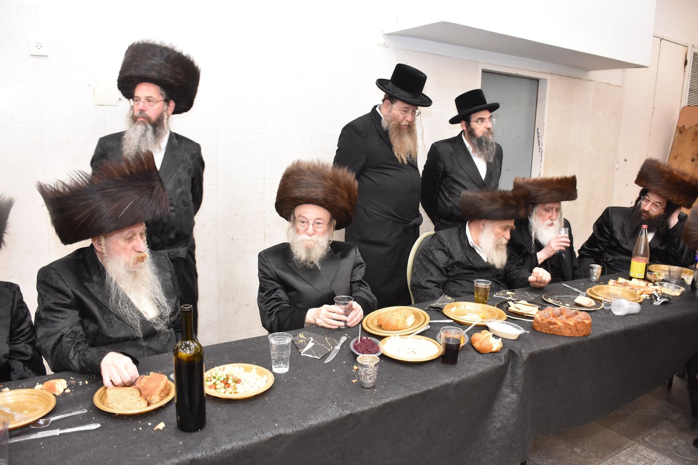 שמחת שבע הברכות בחצרות מאקאווא - טשארנוביל - קאסאן 