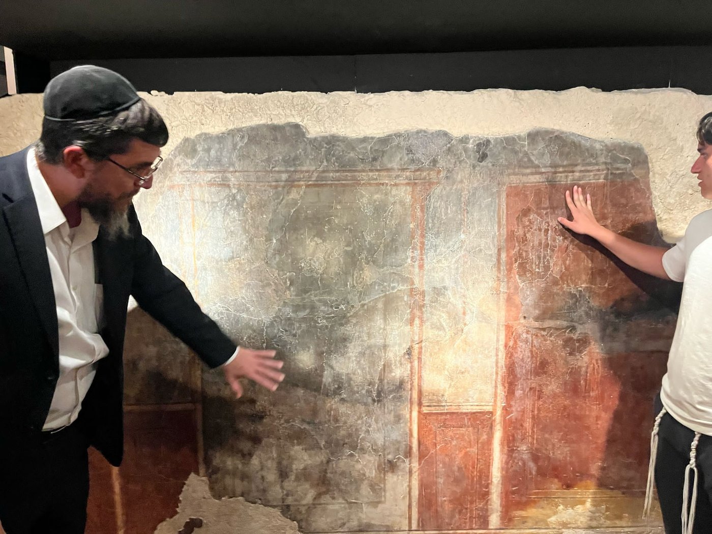 כך נראו החיים המפוארים ברובע היהודי - והקורות החרוכות ששרדו משריפת הבית | תגליות מרעישות