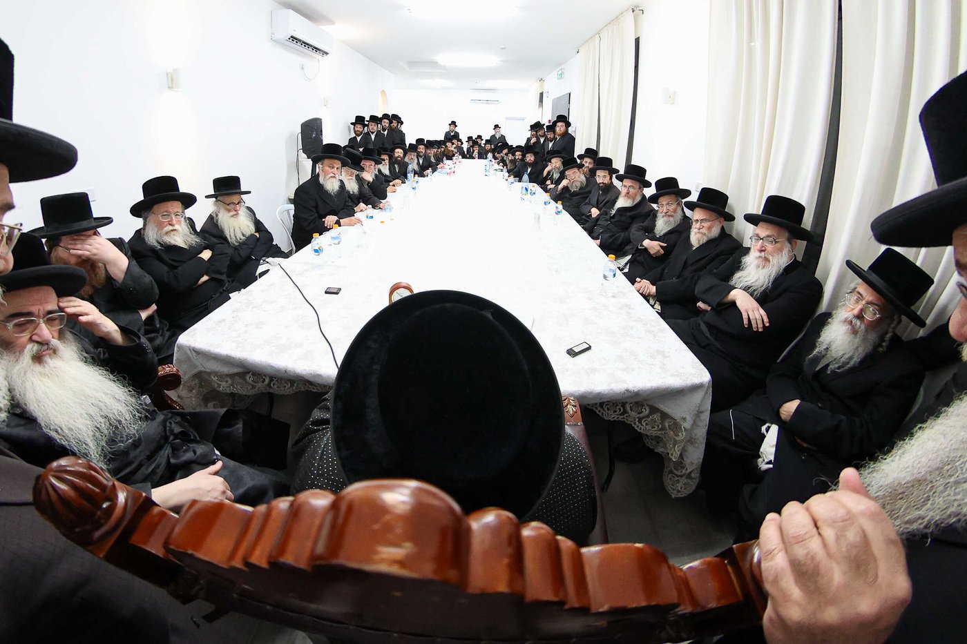 כינוס רבני ויז'ניץ במעון האדמו"ר במושב אורה