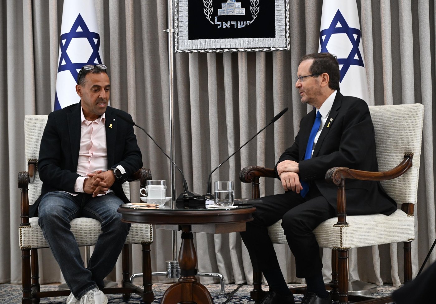 אלי שרעבי עם הנשיא הרצוג