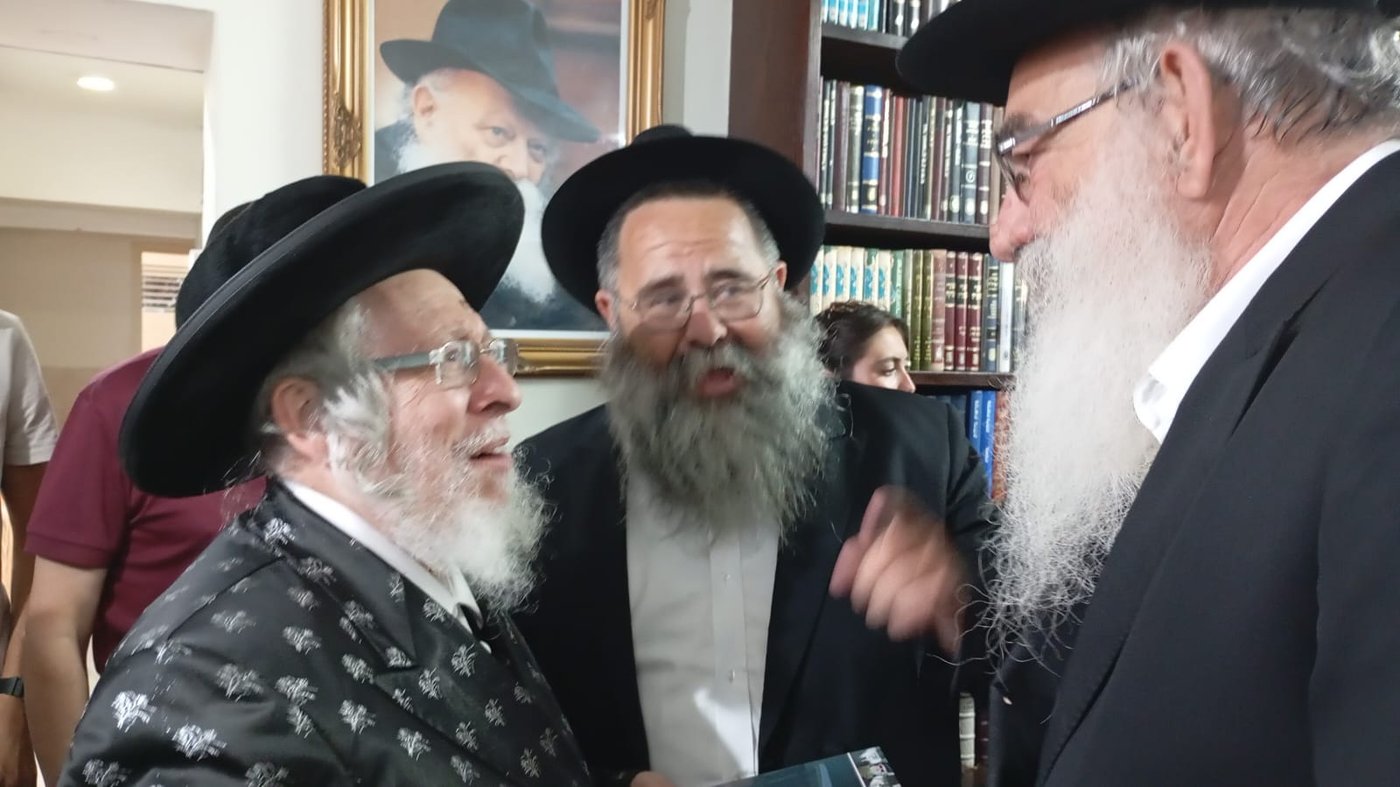 האדמו"ר מסטרופקוב בביקור בכפר חב"ד