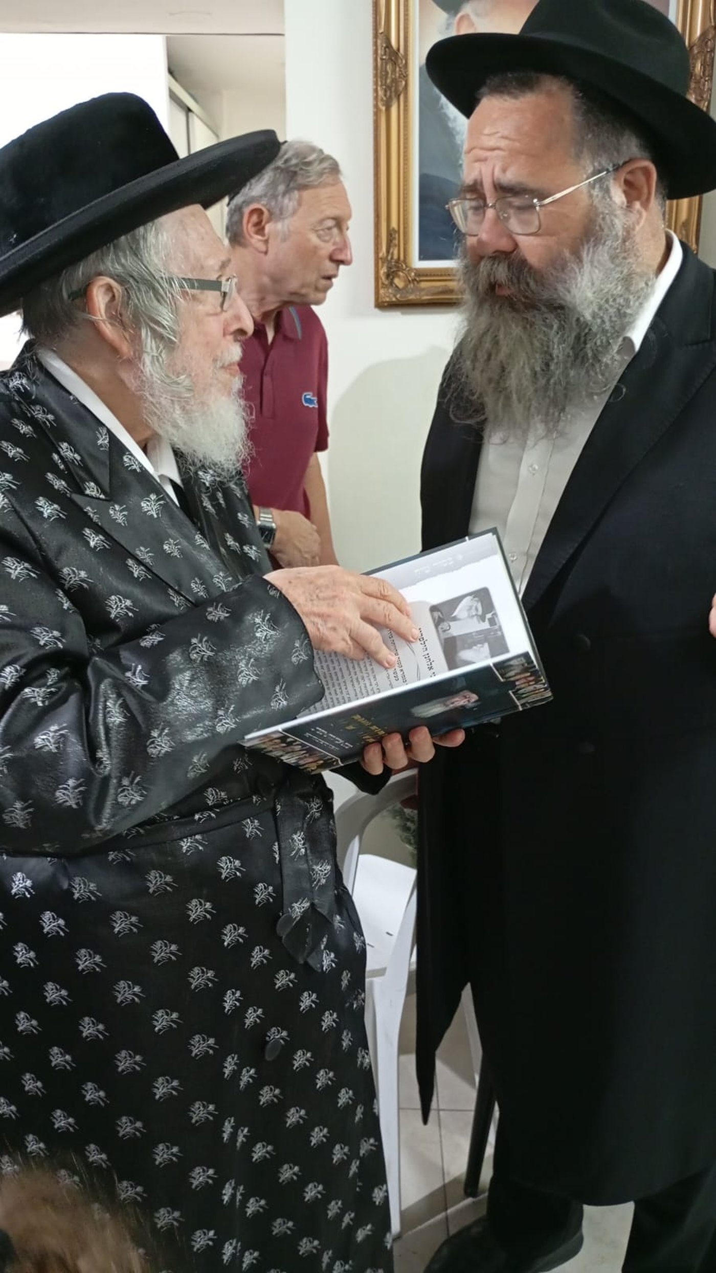 האדמו"ר מסטרופקוב בביקור בכפר חב"ד