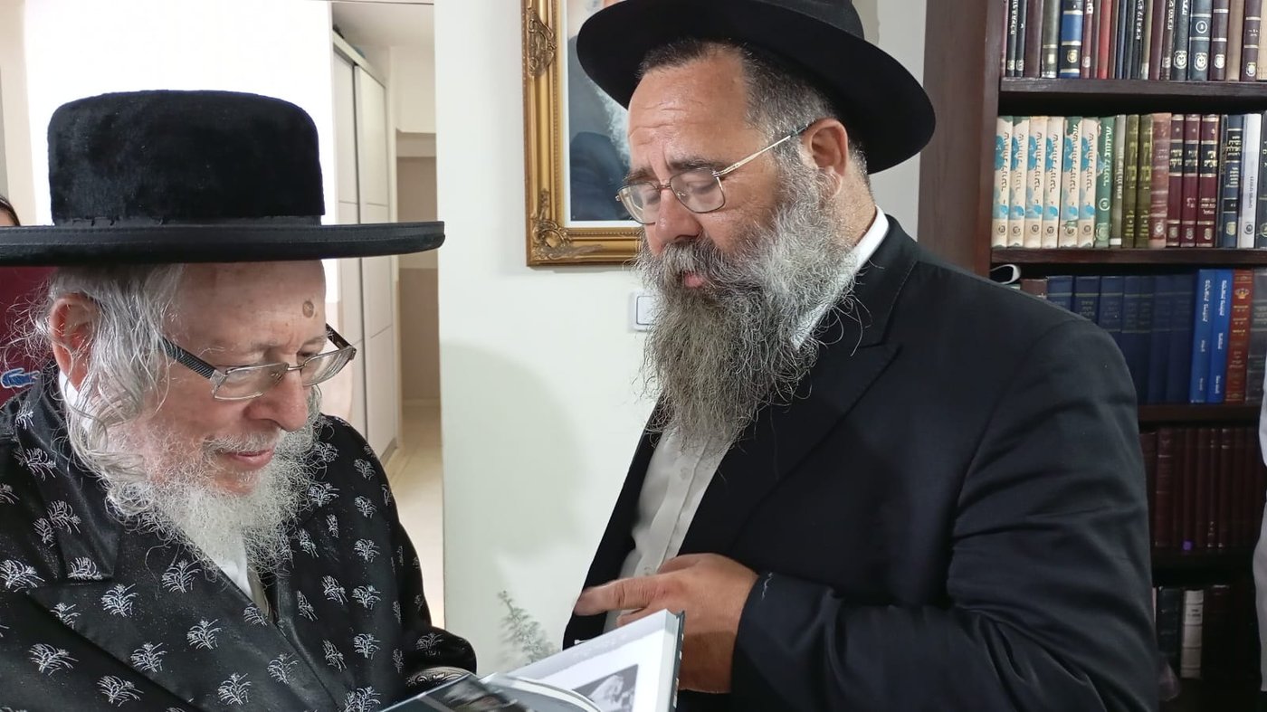 האדמו"ר מסטרופקוב בביקור בכפר חב"ד