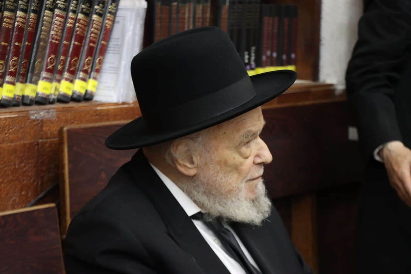 עצרת מחאה בכולל חזון איש בבני ברק