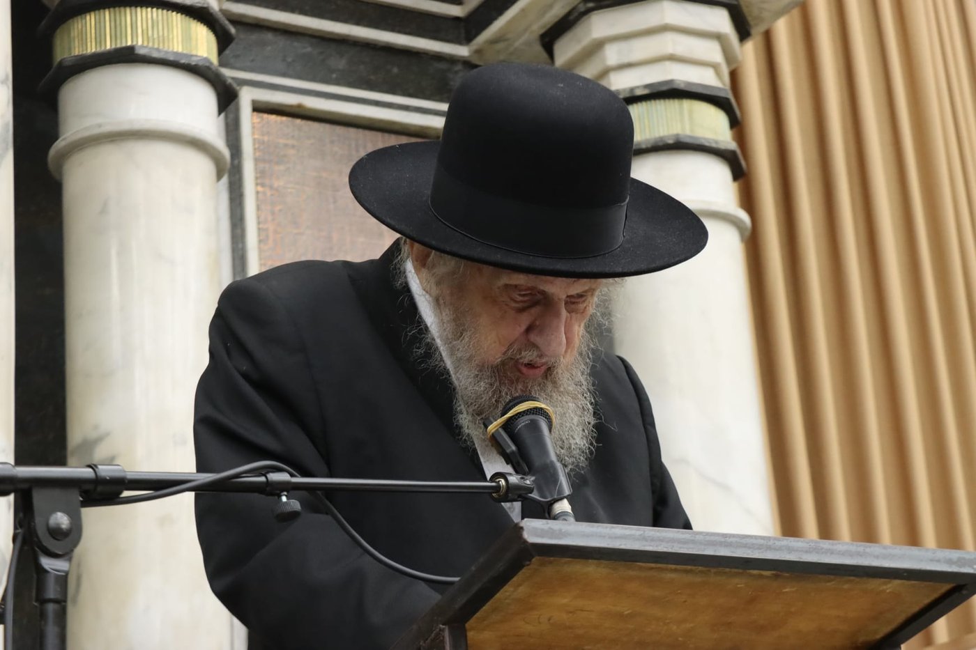 עצרת מחאה בכולל חזון איש בבני ברק