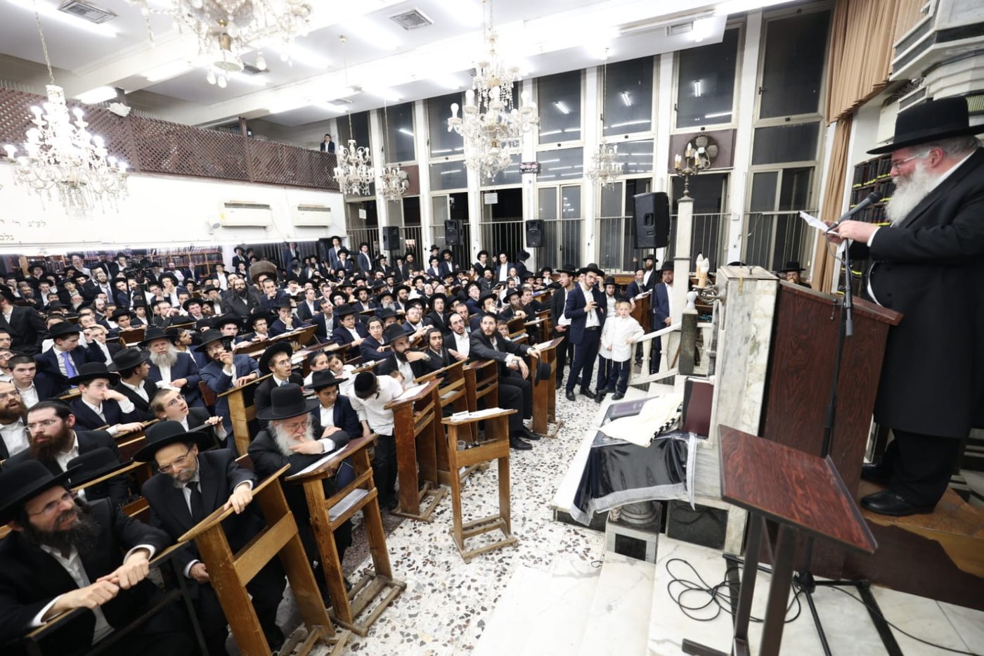 עצרת מחאה בכולל חזון איש בבני ברק