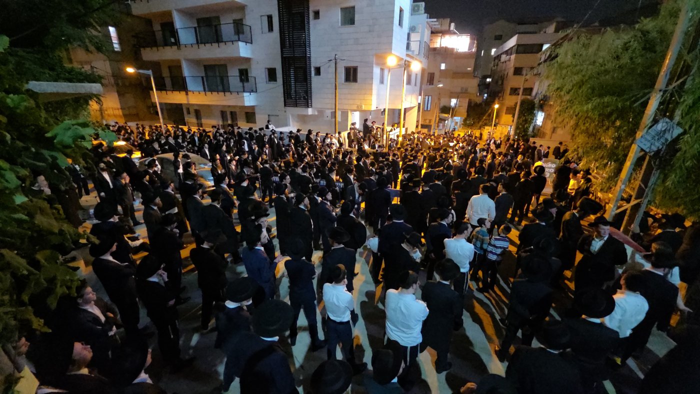 עצרת מחאה בכולל חזון איש בבני ברק