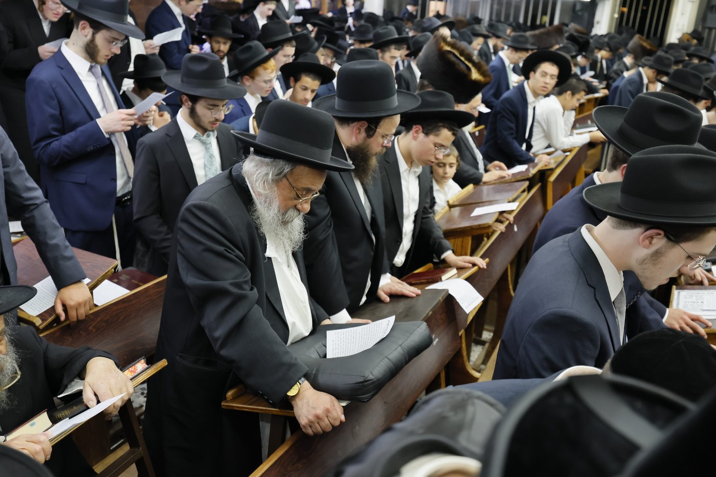 עצרת מחאה בכולל חזון איש בבני ברק