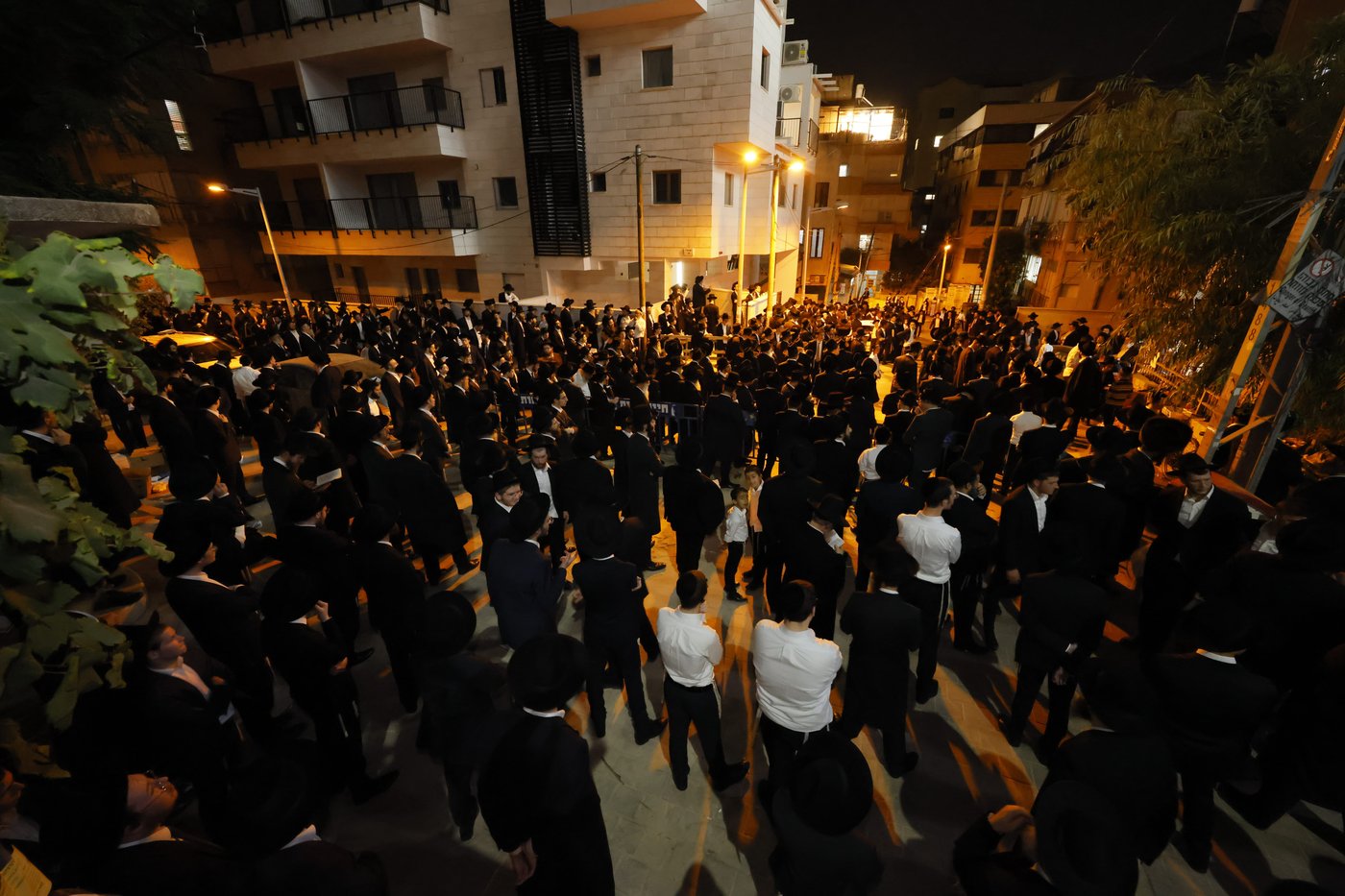 עצרת מחאה בכולל חזון איש בבני ברק