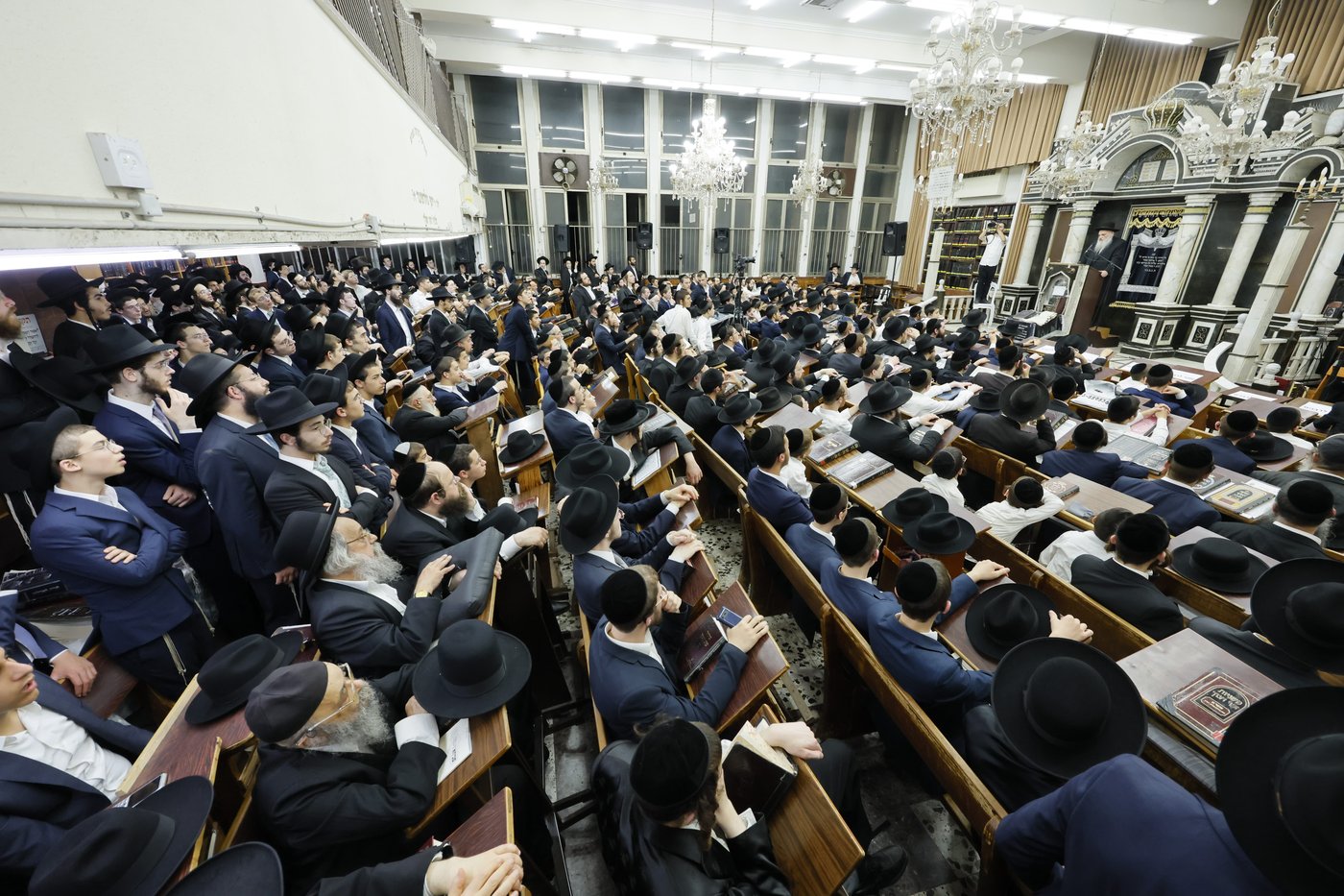 עצרת מחאה בכולל חזון איש בבני ברק