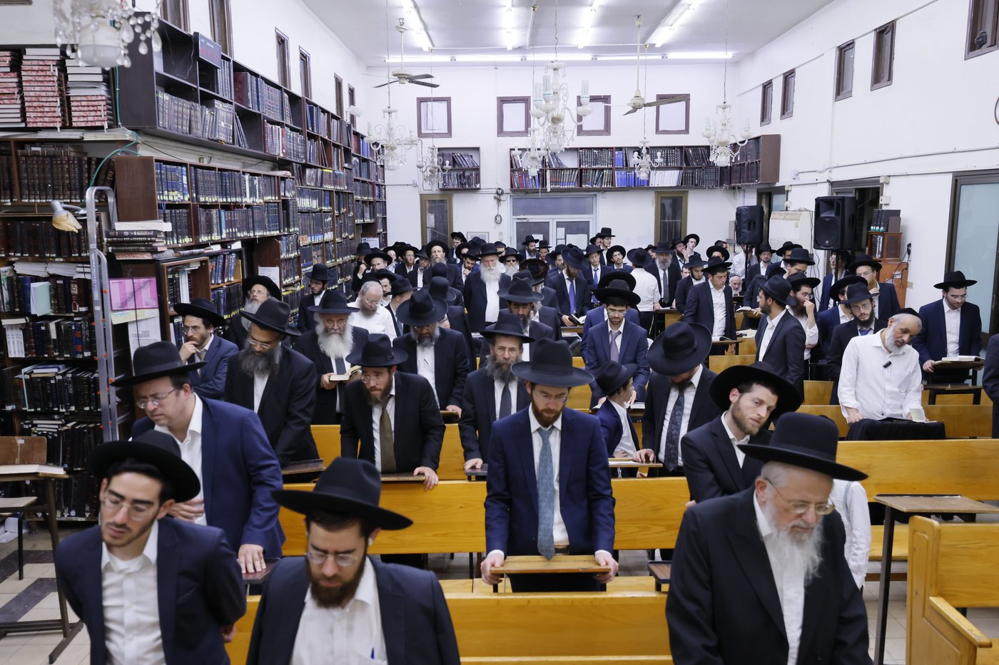 עצרת מחאה בכולל חזון איש בבני ברק