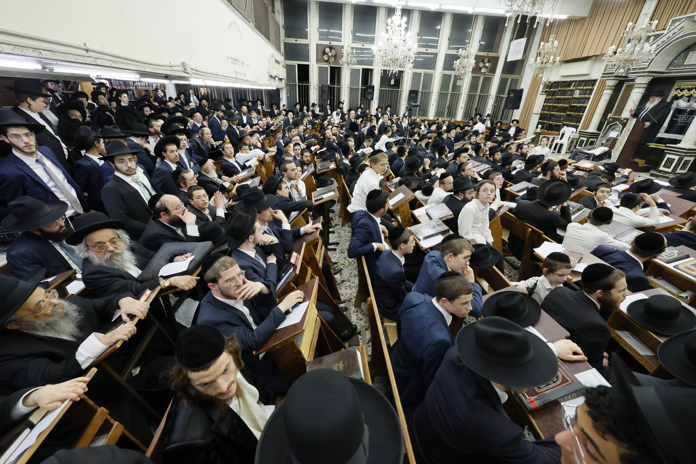 עצרת מחאה בכולל חזון איש בבני ברק