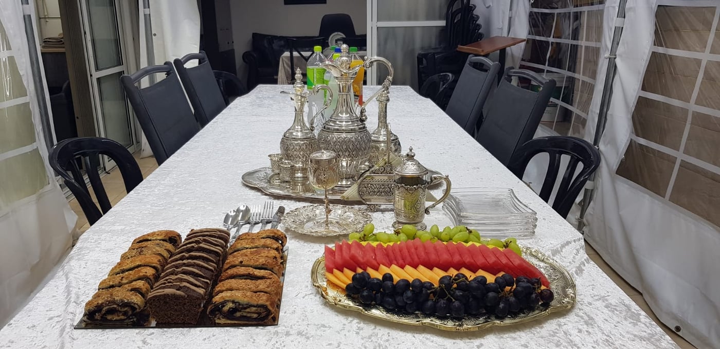 האדמו"ר מבית יצחק ד'ספינקא בביקור אצל הרה"צ רבי נחמן מנדל