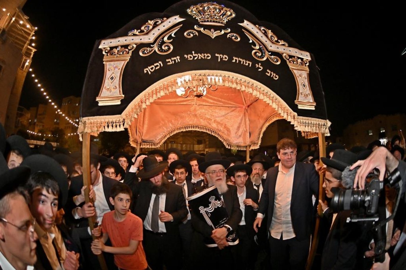 מעמד הכסת ספר תורה להיכל ישיבת הגרי"ש לצעירים
