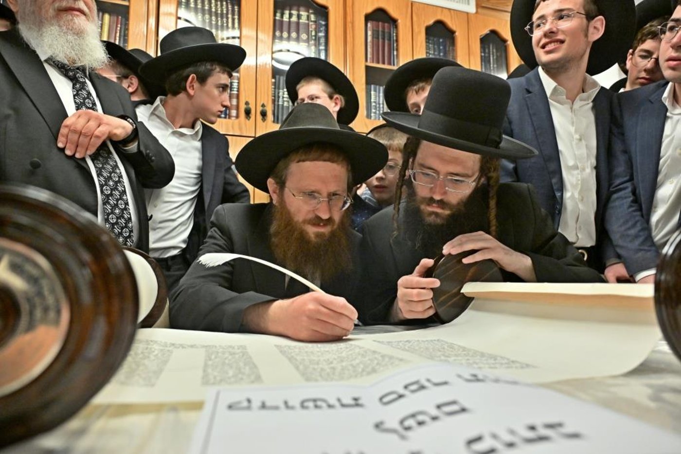 מעמד הכסת ספר תורה להיכל ישיבת הגרי"ש לצעירים
