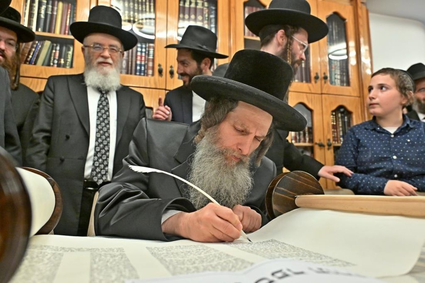 מעמד הכסת ספר תורה להיכל ישיבת הגרי"ש לצעירים