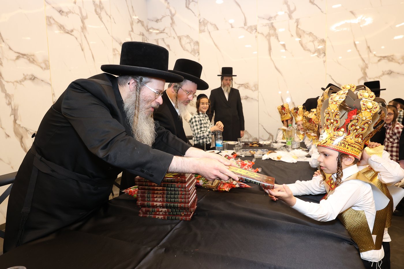 מסיבת חומש בתלמוד תורה 'שומרי אמונים'