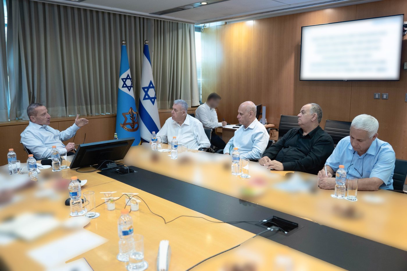 מנכ"ל משרד הביטחון מזהיר: "מזהים את הניסיונות של איראן להשתקם"
