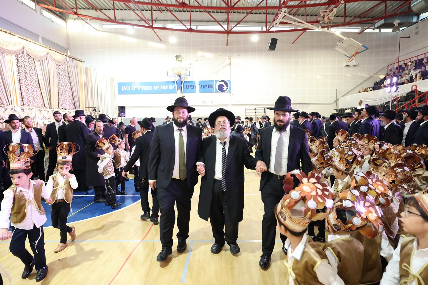 מסיבת חומש ב'מוסדי עולם'
