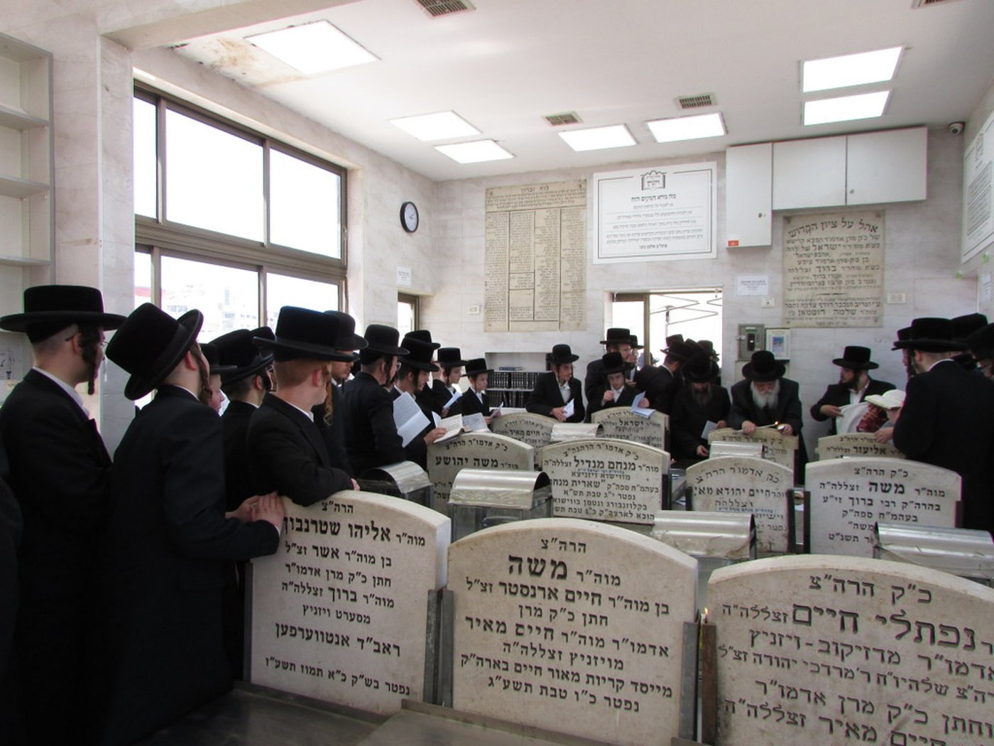 הילולא קדישא בקאסוב ויז'ניץ