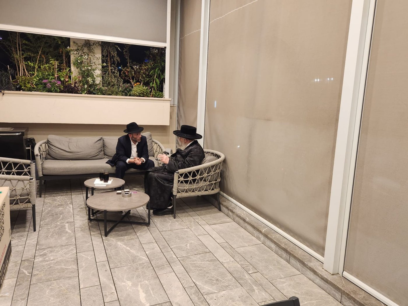 האדמו״ר מפינסק קרלין בביקור אצל יוסי ערבליך