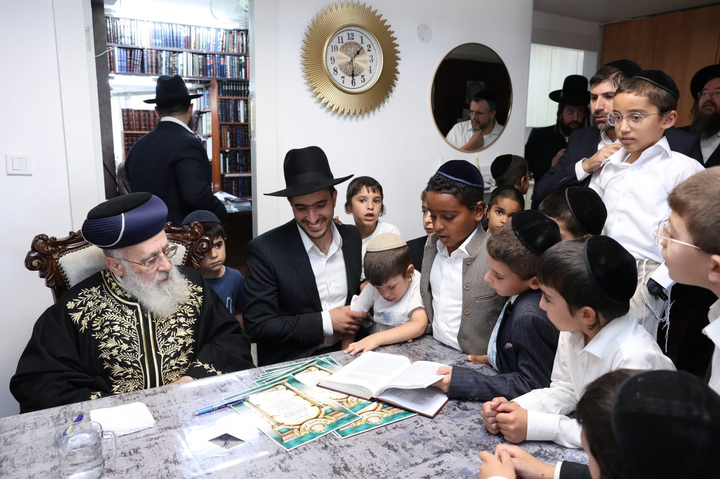 תלמידי 'חניכי התורה - תורת יהושע' אצל הראשל"צ הגר"י יוסף