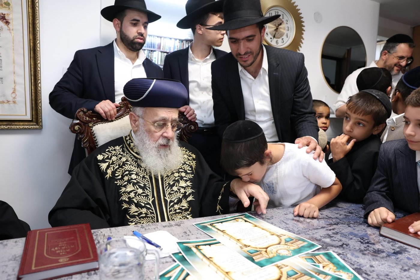 תלמידי 'חניכי התורה - תורת יהושע' אצל הראשל"צ הגר"י יוסף